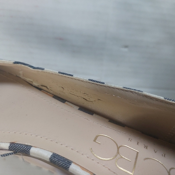 BCBG Black and White Striped Flats Size 6M - Picture 11 of 11